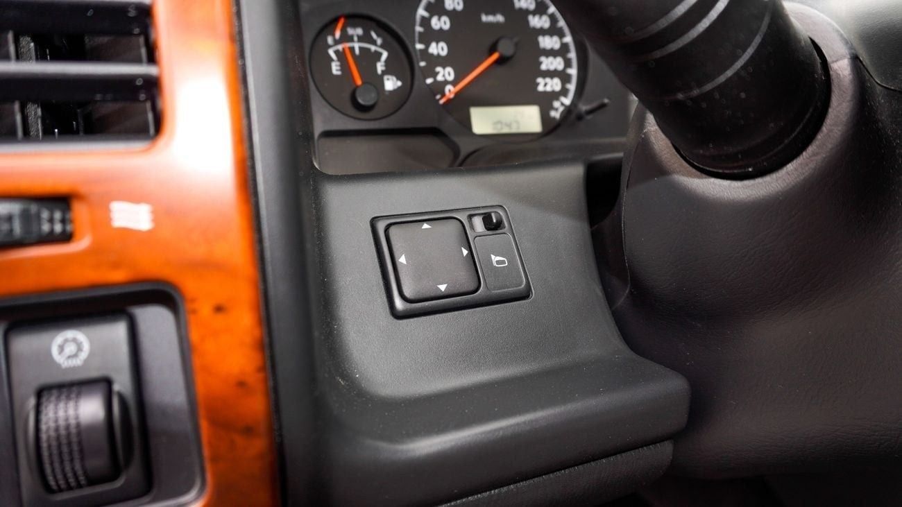 Nissan Patrol Safari Safari 4.8L A/T