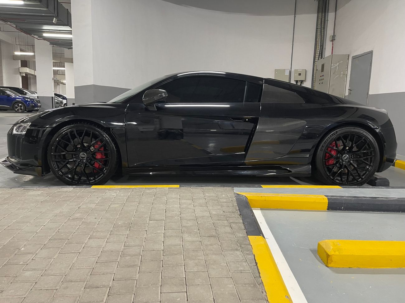 أودي R8 V10 RWD 5.2L (540 HP)