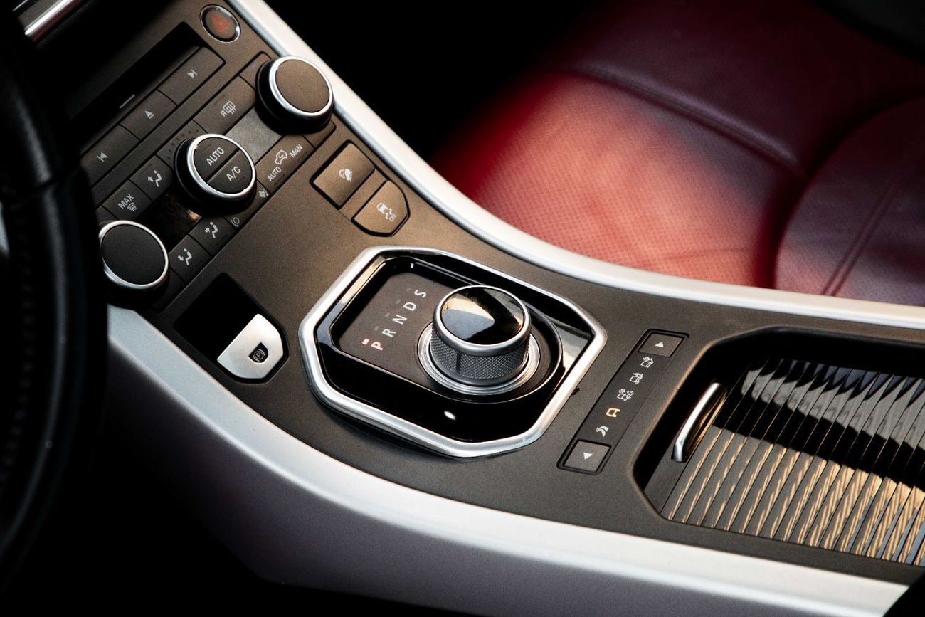 لاند روفر رانج روفر إيفوك R-Dynamic | 2,456 P.M (3 Years)⁣ | 0% Downpayment | Low KMS! Stunning!