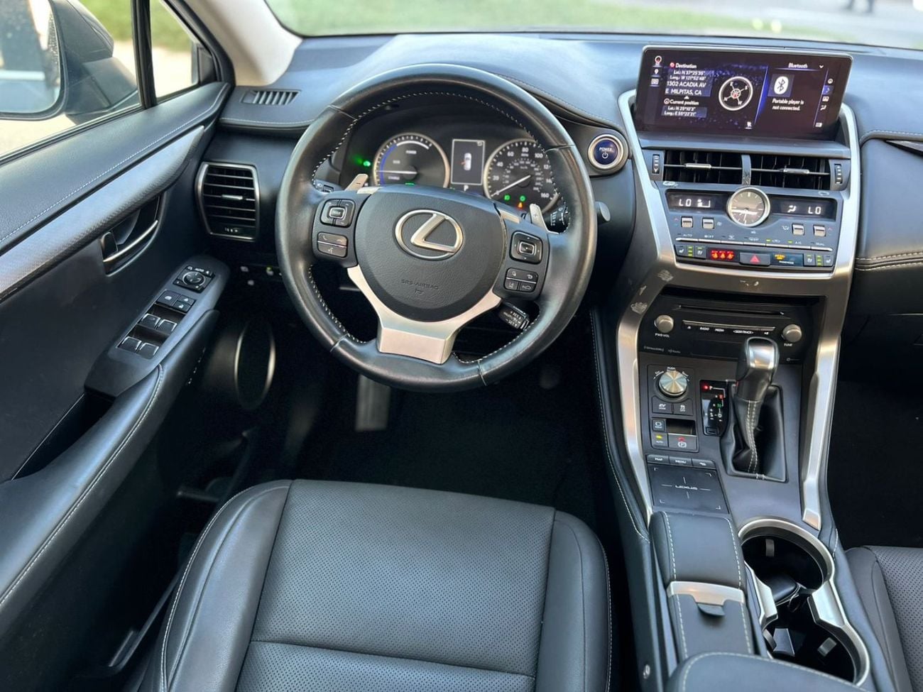 لكزس NX 300 2019 Lexus NX 300h Hybrid  Full Option - 2.5L V4 - Rear Camera & Sensor - Sunroof - Leather Seat