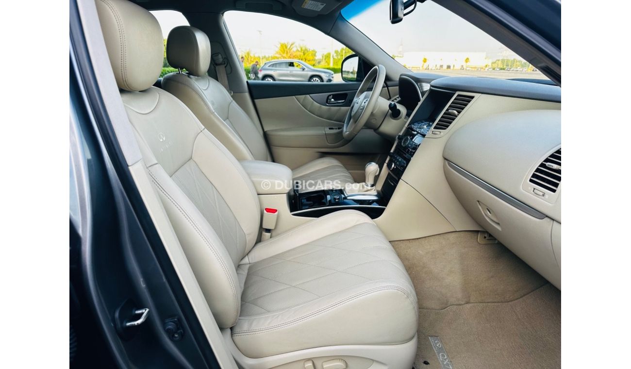 Infiniti QX70 Luxury Plus MODEL 2014 GCC CAR PERFECT CONDITION INSIDE AND OUTSIDE FULL OPTION ONE OWNER 2 keys Pan