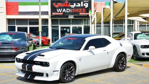 Dodge Challenger Challenger SXT V6 3.6L 2019/ SRT Wide Body/ Leather Interior/Very Good Condition