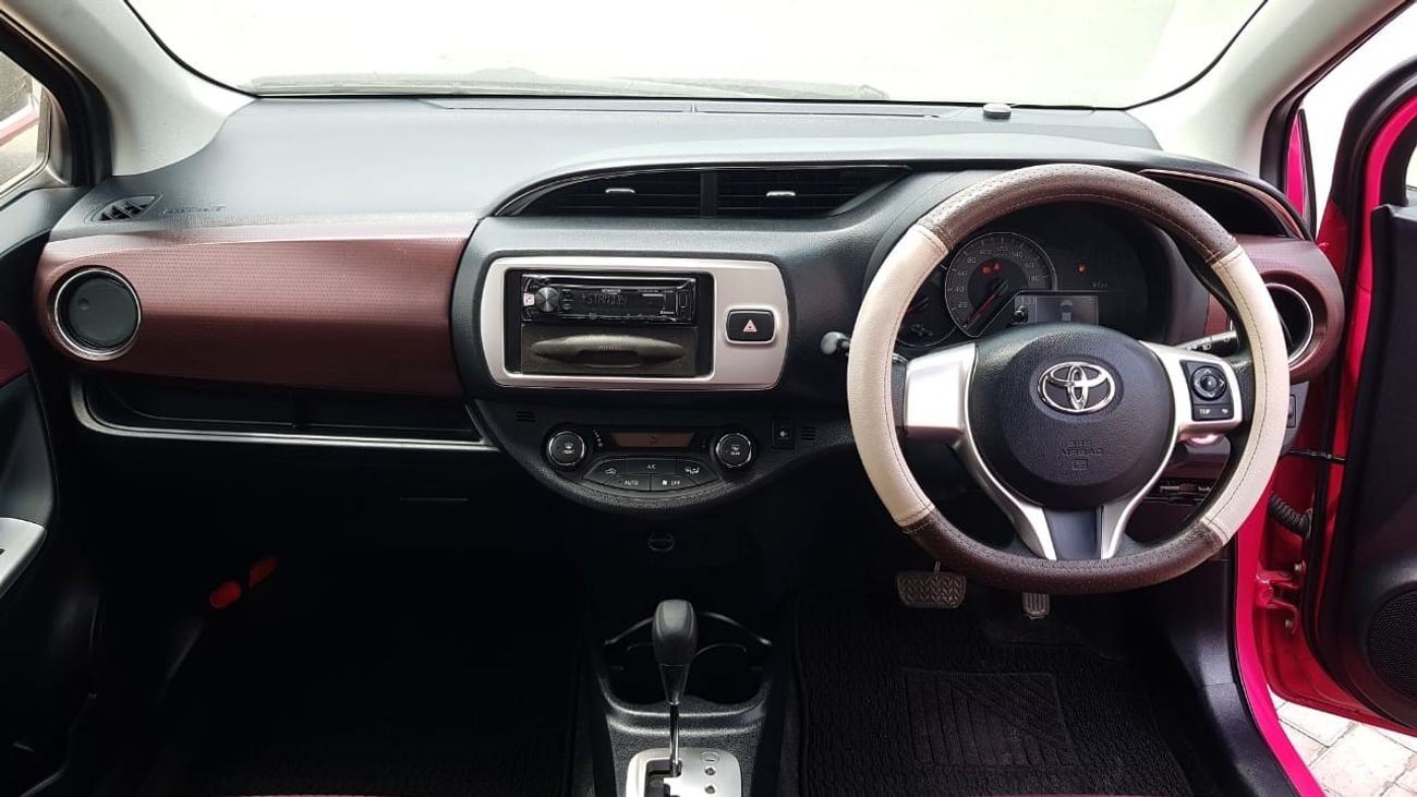 Toyota Vitz TOYOTA VITZ 2015