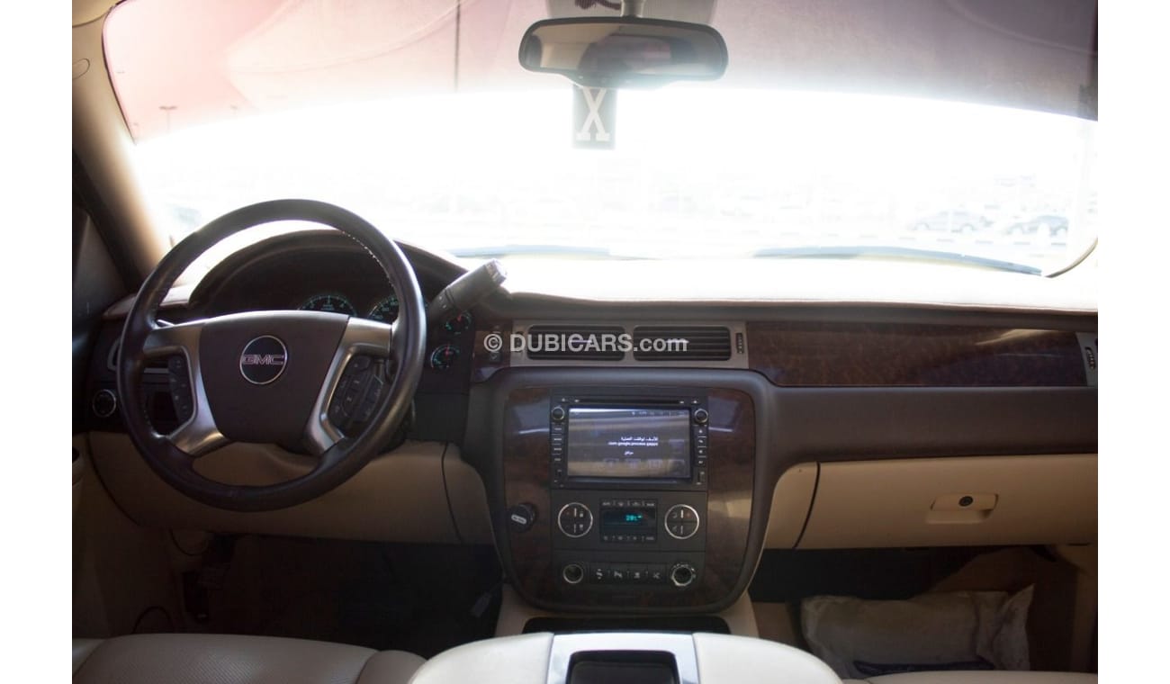 GMC Yukon GMC YOUKAN DENALI 2010