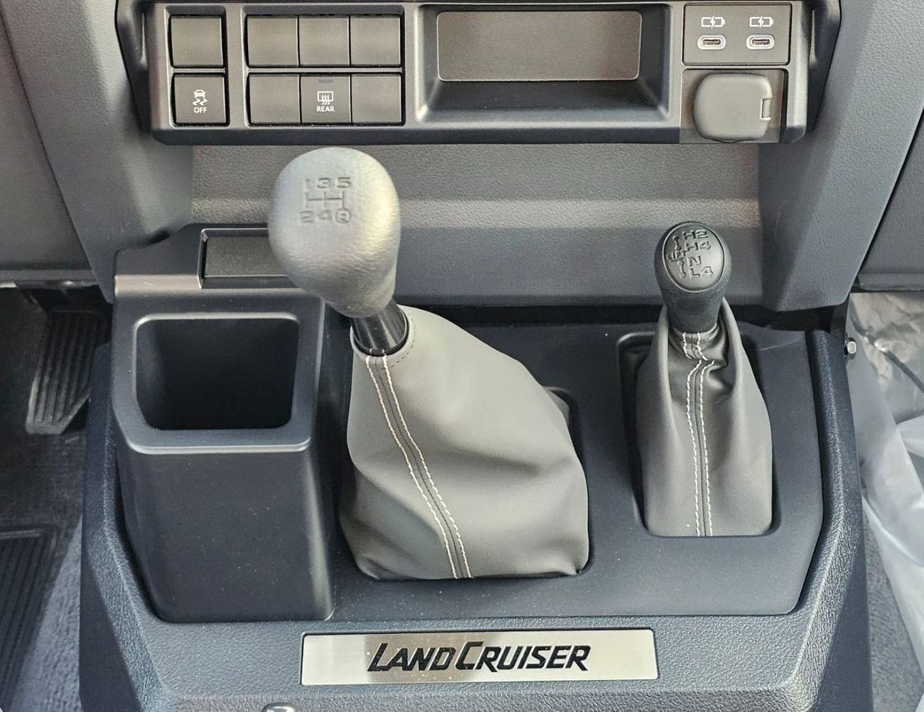 Toyota Land Cruiser 70 LC76 LX HARDTOP 5DOOR || 2.8L DIESEL V4 M/T 4WD | REAR CAMERA | OVER FENDER | FABRIC SEATS (CODE # H