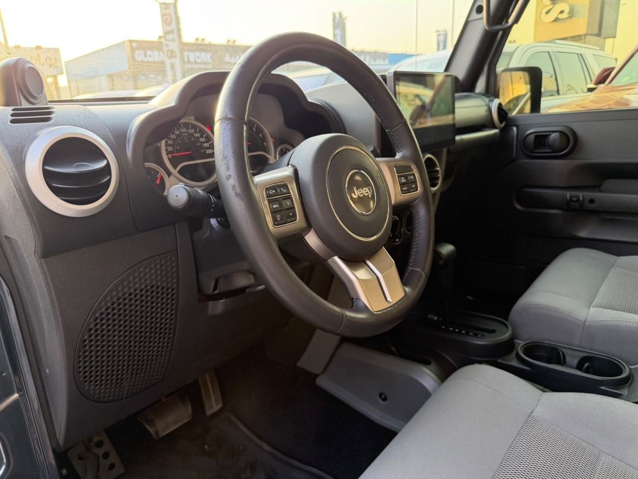 جيب رانجلر أنليميتد 6.75L Short Wheelbase