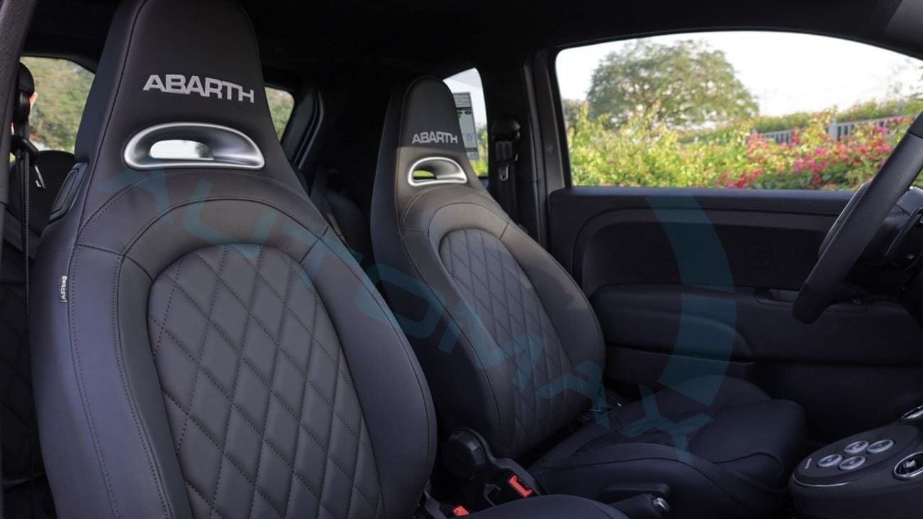 أبارث 695 Abarth 695 Turismo 1.4T 2024 GCC 19000Km With 3 Years Or 120,000 Km Warranty @Official Dealer