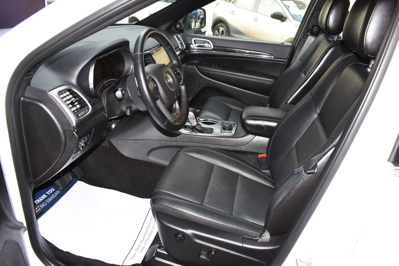 جيب جراند شيروكي AED 2190 PM LIMITED 3.6 AT 4WD GCC DEALER WARRANTY