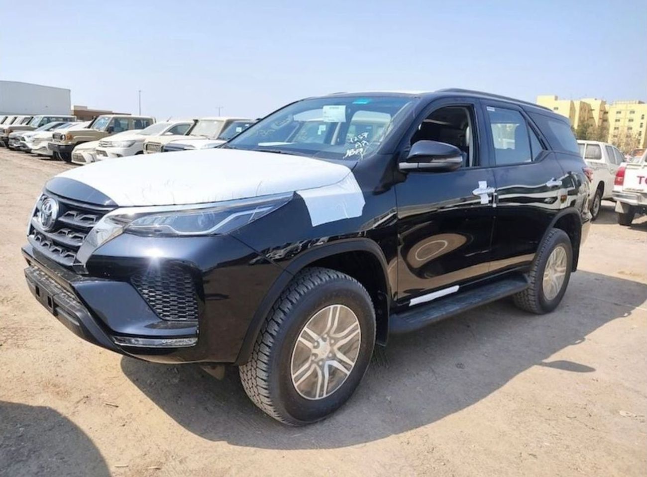 تويوتا فورتونر EXR 2.7L (160 HP) TOYOTA FORTUNER 2.7L PETROL AUTO WD 2025