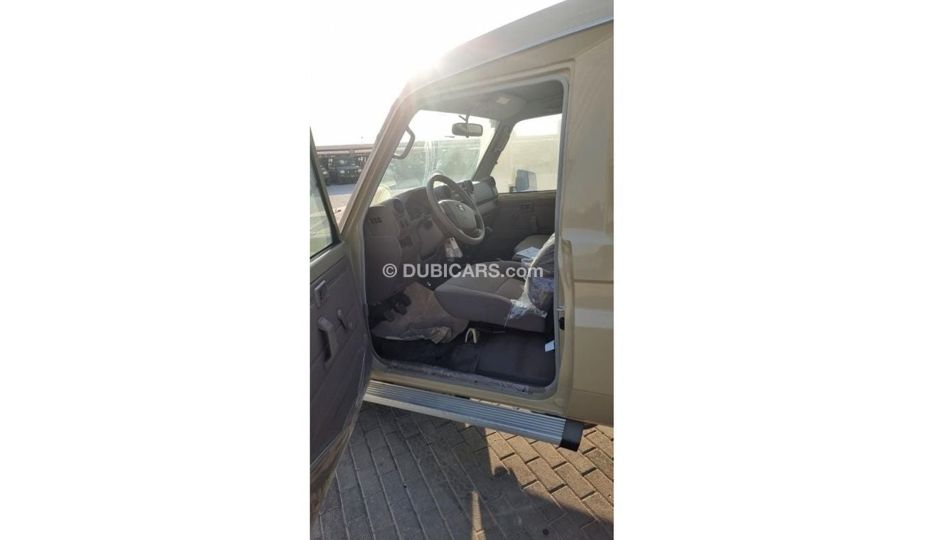 Toyota Land Cruiser 70 Toyota LC 78 4.5 DSL HTOP BEIGE COLOR