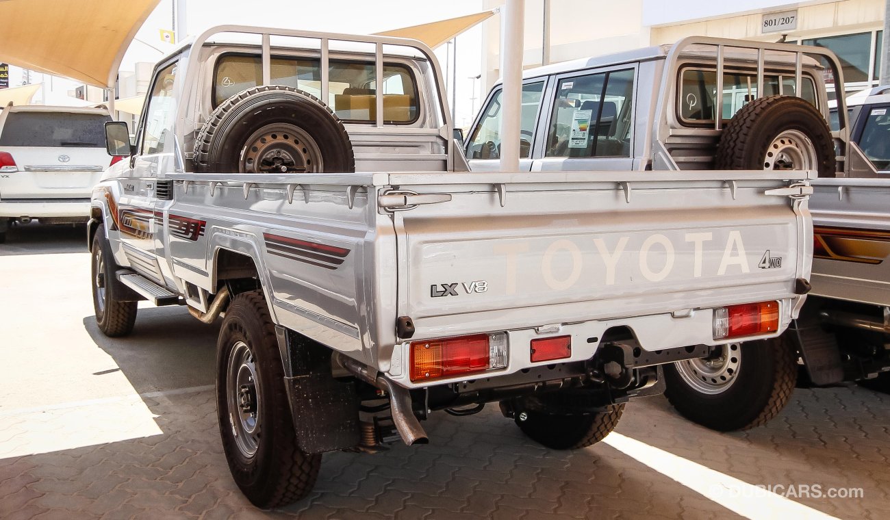 Toyota Land Cruiser Pick Up 2017 MODEL TOYOTA LAND CRUISER 79 SINGLE CAB PICKUP V8 4.5L TURBO DIESEL 3 SEAT MANUAL TRANSMISSION