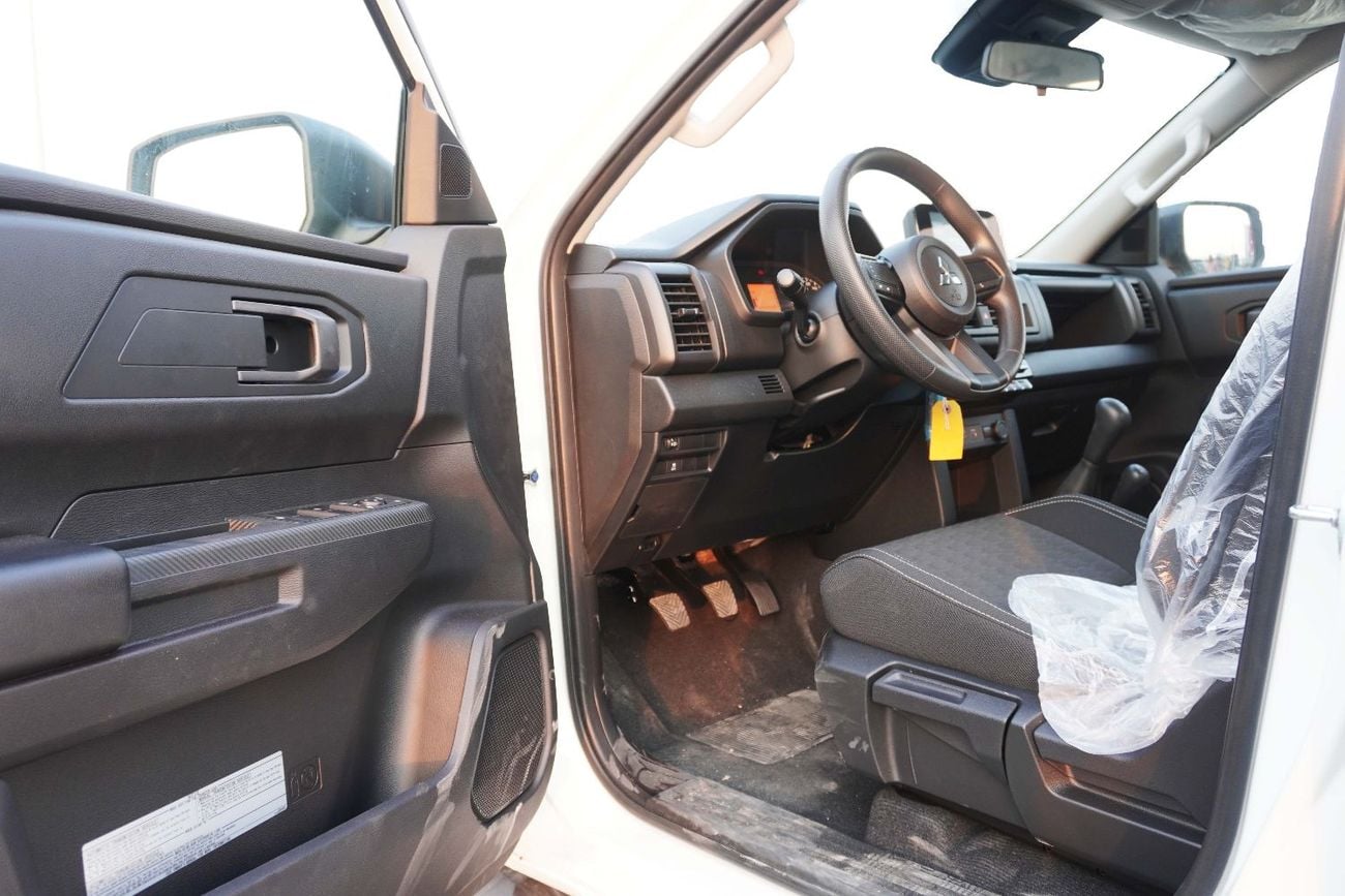 ميتسوبيشي L200 2.4L PETROL MANUAL TRANSMISSION DOUBLE CAB