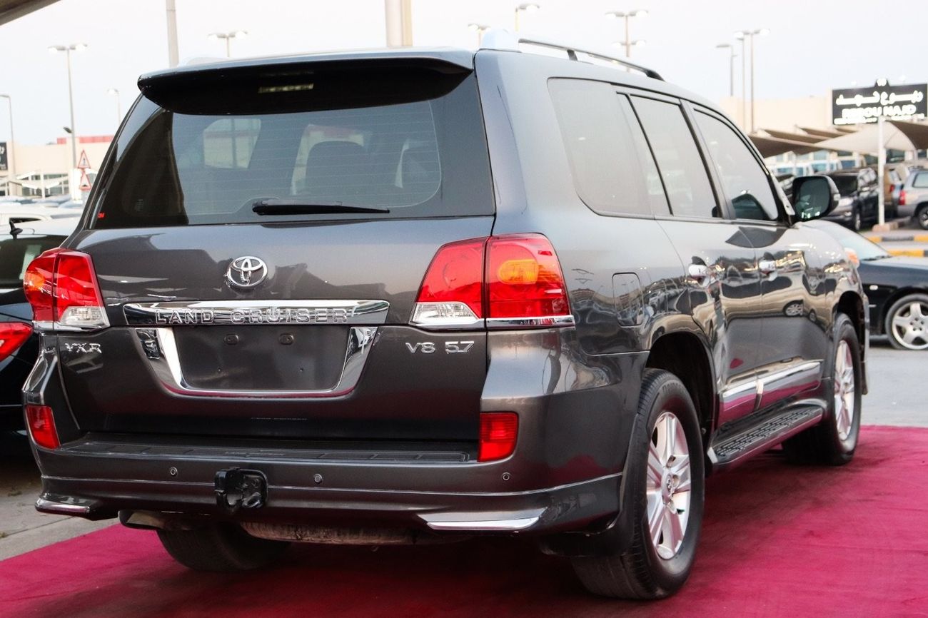 تويوتا لاند كروزر VXR