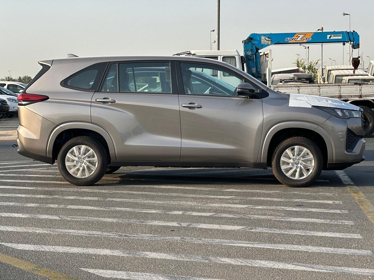 Toyota Innova 2024, PETROL 2.0L 0KM, GCC SPEC, 8-SEATERS, EXPORT PRICE