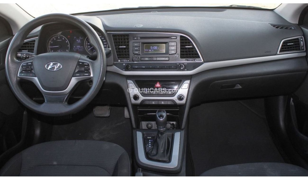 Hyundai Elantra GL Hyundai Elantra 2018 GCC in excellent condition without accidents