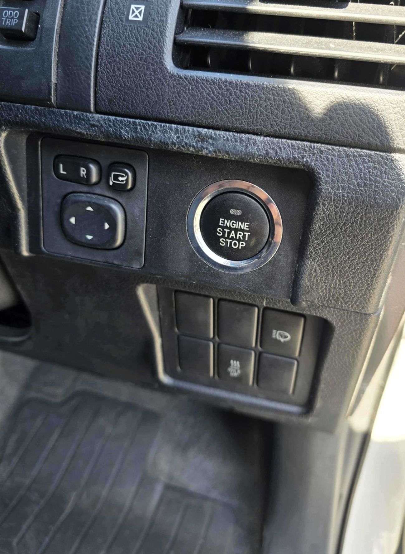 Toyota Prado 4x4 Diesel 3.0L Right hand Drive (Export Only)