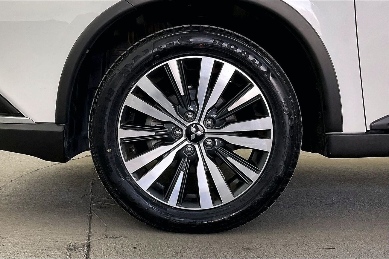 ميتسوبيشي آوتلاندر 2.5 GLX AUTO 4WD 7SEAT ML FABRIC SEATS | شامل الضمان | 0 ﺪﻔﻋﺓ ﺃﻮﻟﻯ