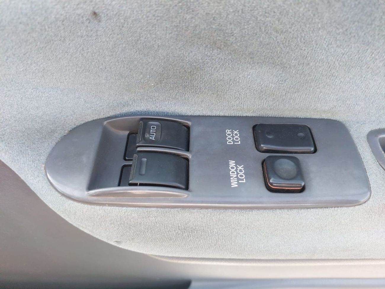 Toyota Hiace TOYOTA HIACE VAN RHD 2003 MODEL 2.0 L PETROL MANUAL(PM12008)