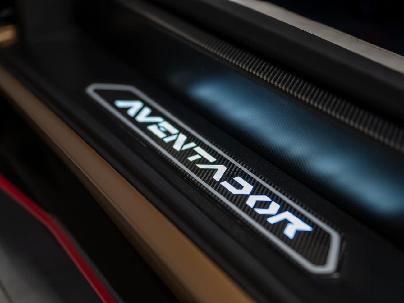 لامبورغيني أفينتادور SVJ 6.5L V12