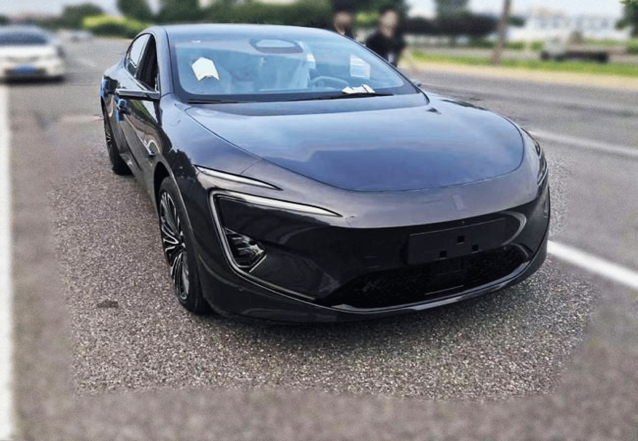 Avatr 12 ULTRA BATTERY & PETROL RANGE:1155 KM PER CHARGE HYDRAULIC 4WD BREMBO BRAKES