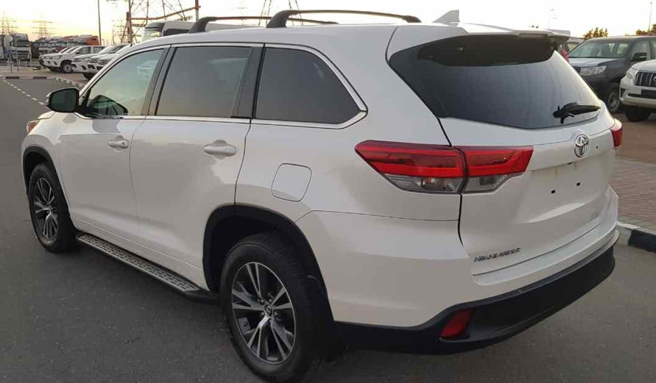 Toyota Highlander fresh and imported and very clean inside and outside and totally ready to drive