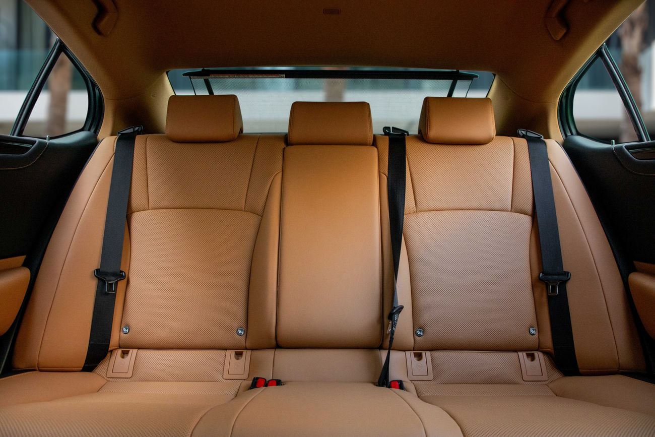 Lexus ES300h ES 300h | 3,232 P.M | 0% Downpayment | Low Milage!