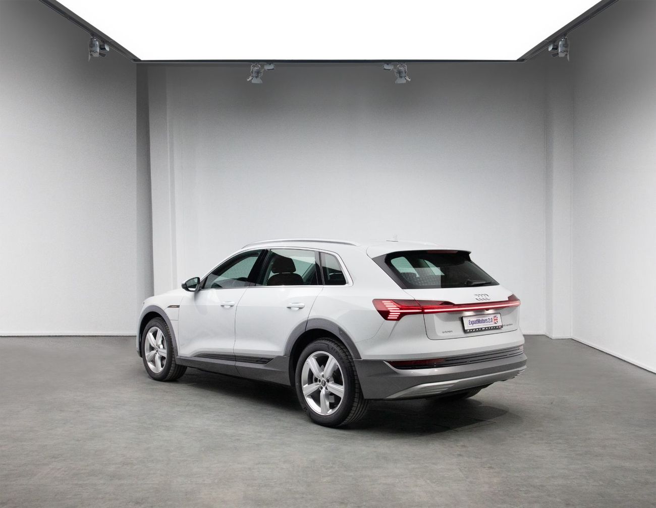 أودي اي ترون 55 Quattro