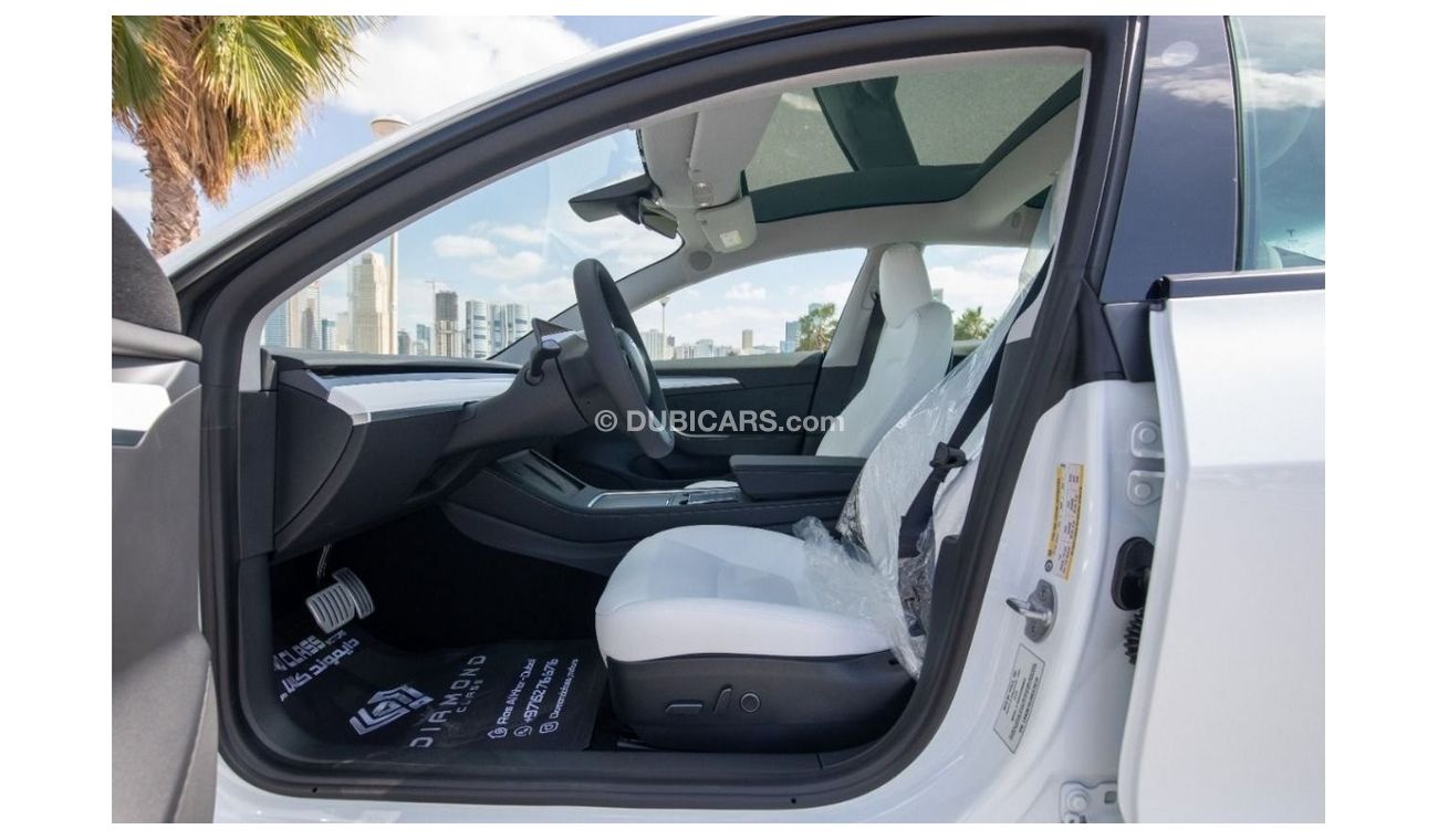 Tesla Model 3 Long Range Tesla Model 3 Performance  White Interior  GCC 2022 9,400 KM Auto Pilot AED Under Warrant