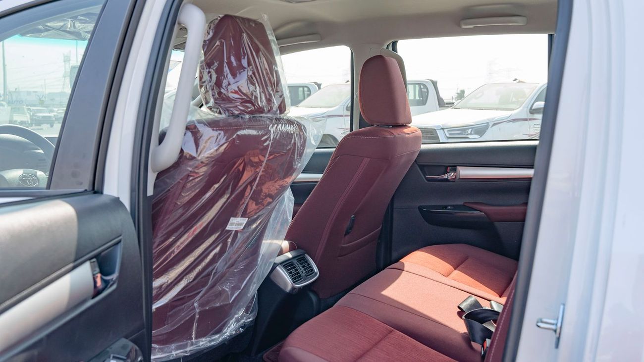 Toyota Hilux 2025 Toyota Hilux TRD SR5 4.0L petrol AT - GCC (Export price)