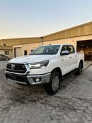 تويوتا هيلوكس SR5 2.7L Petrol Manual Transmutation Double Cap 4x4