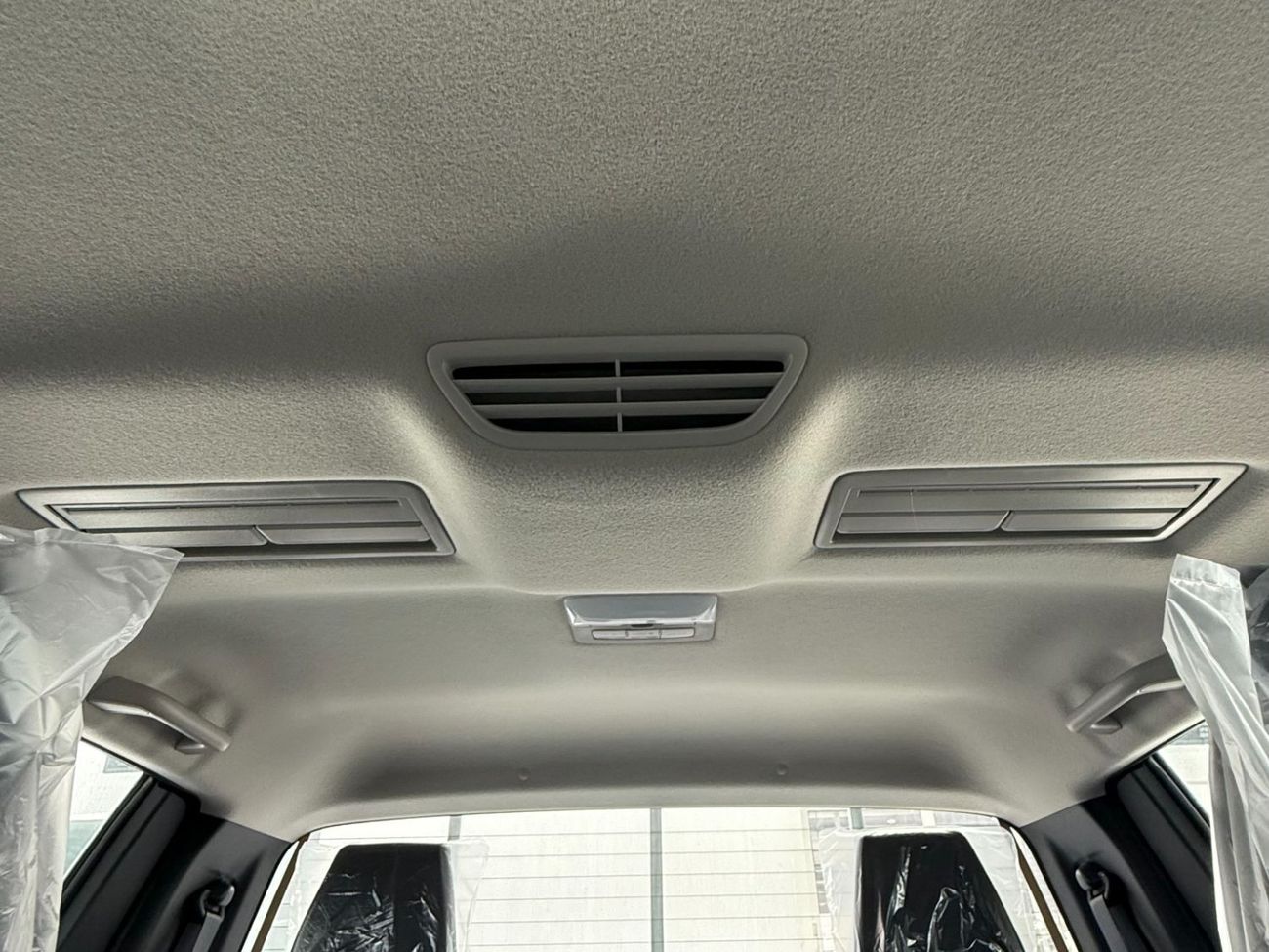 Mitsubishi L200 chrome package 4x4 M/T 18 inch alloy rims **EXPORT ONLY**التصدير فقط خارج الخليج**