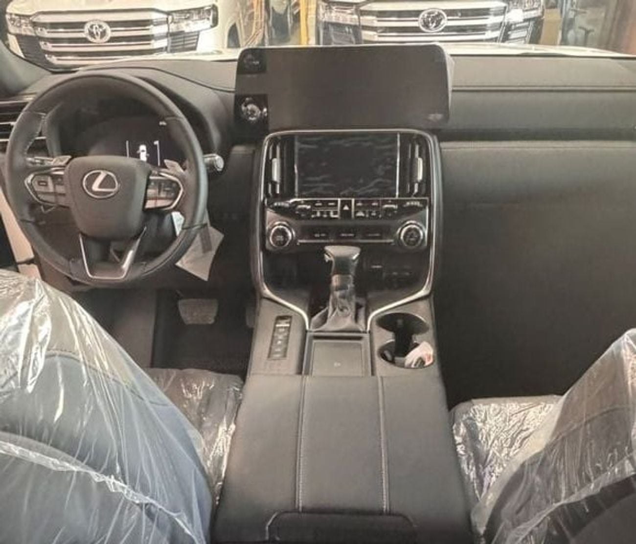 لكزس LX 600 SIGNATURE