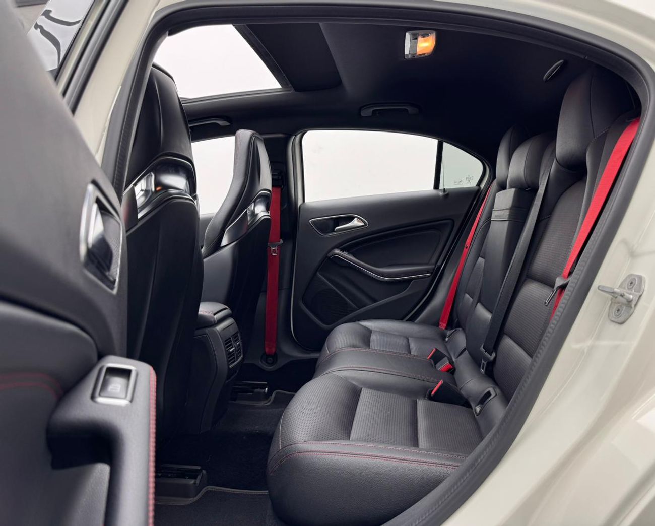 Mercedes-Benz A 45 AMG 2018 Mercedes-Benz A45 AMG 4MATIC, Full Service History, 1 Year Warranty, GCC