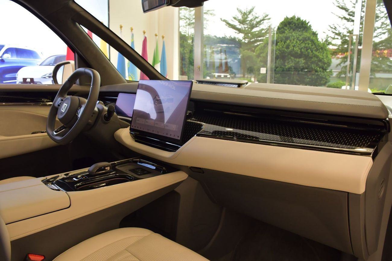 زيكر 009 Glorious Collector's Edition 4WD 108kWh