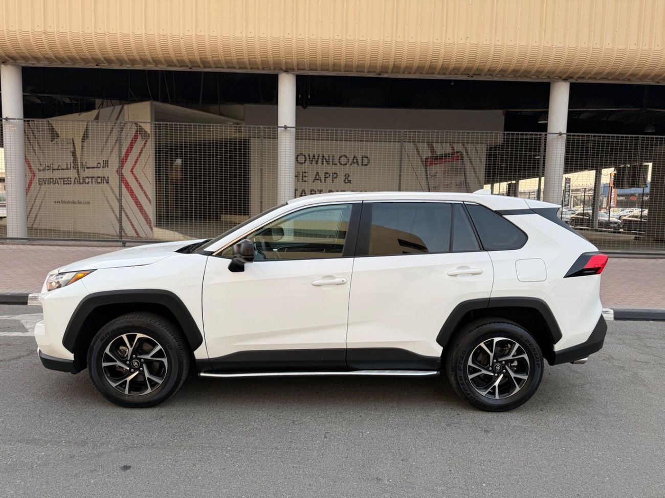 تويوتا راف ٤ 2024 XLE 4WD LEATHER SEATS 2.5 CANADA SPEC