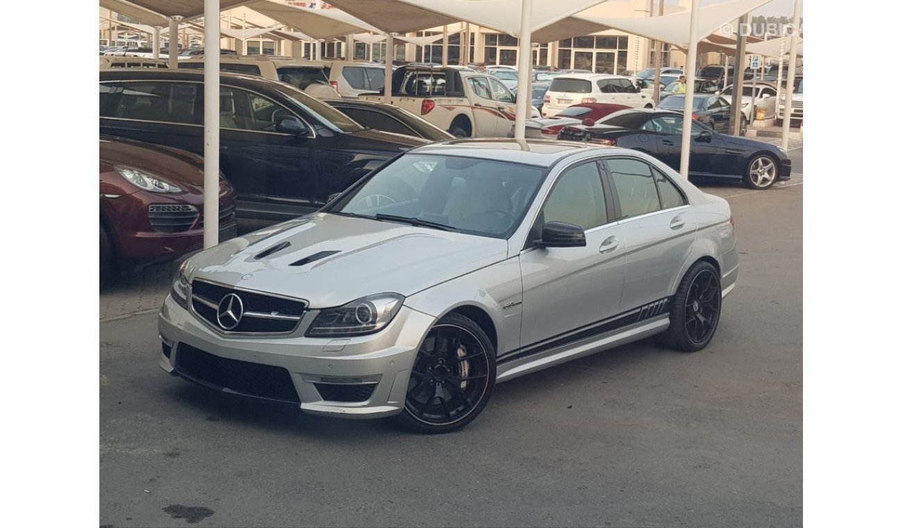 Mercedes-Benz C 63 AMG 2009Japan car prefect condition low mileage full option sun roof leather interi