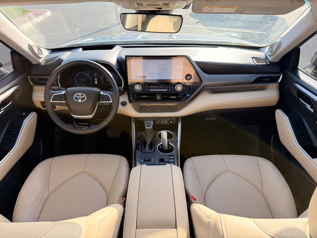 تويوتا هايلاندر Hybrid Platinum 2.5L // panoramic, 360 Camera // head up display full option 2024