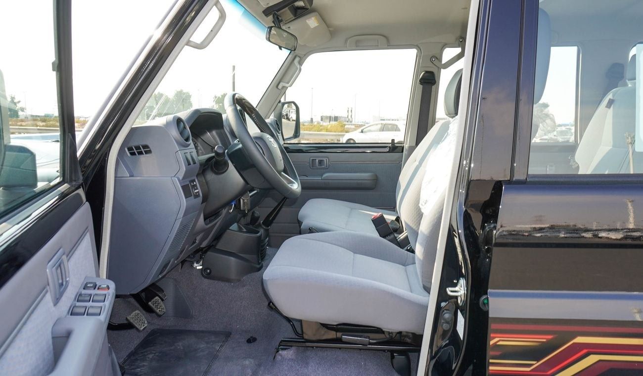 تويوتا لاند كروزر 70 LX 4.0L V6 M/T