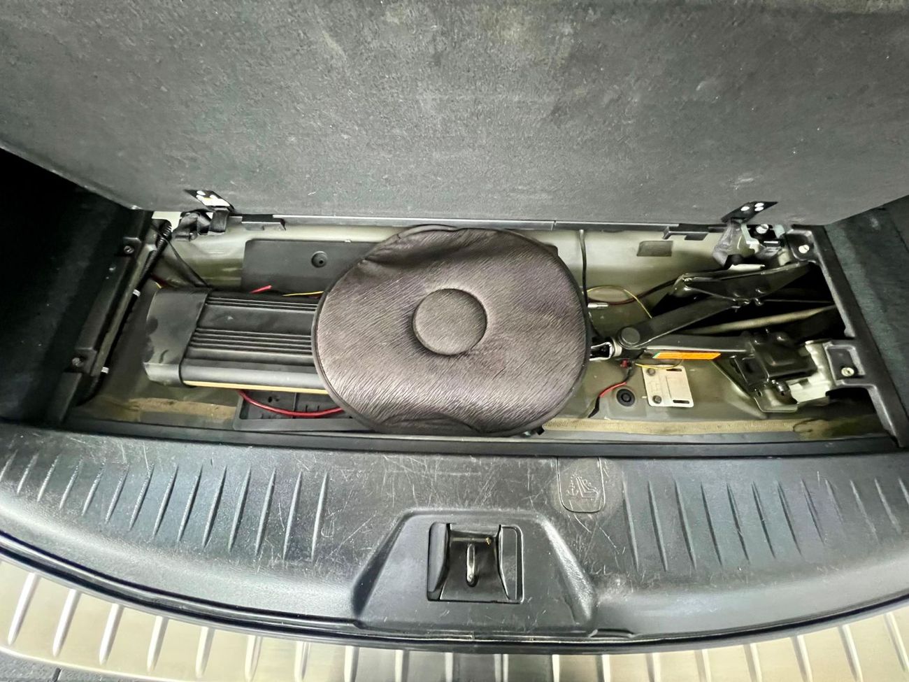 Nissan Armada Armada Le big engine 4+4