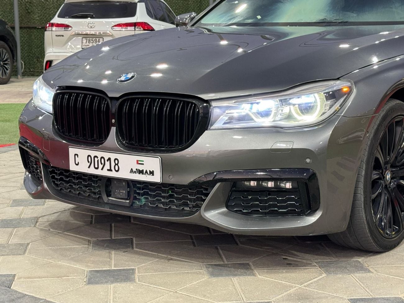 بي أم دبليو 750i 