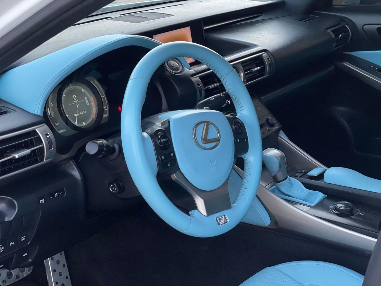 لكزس IS 350 F سبورت بلاتينوم