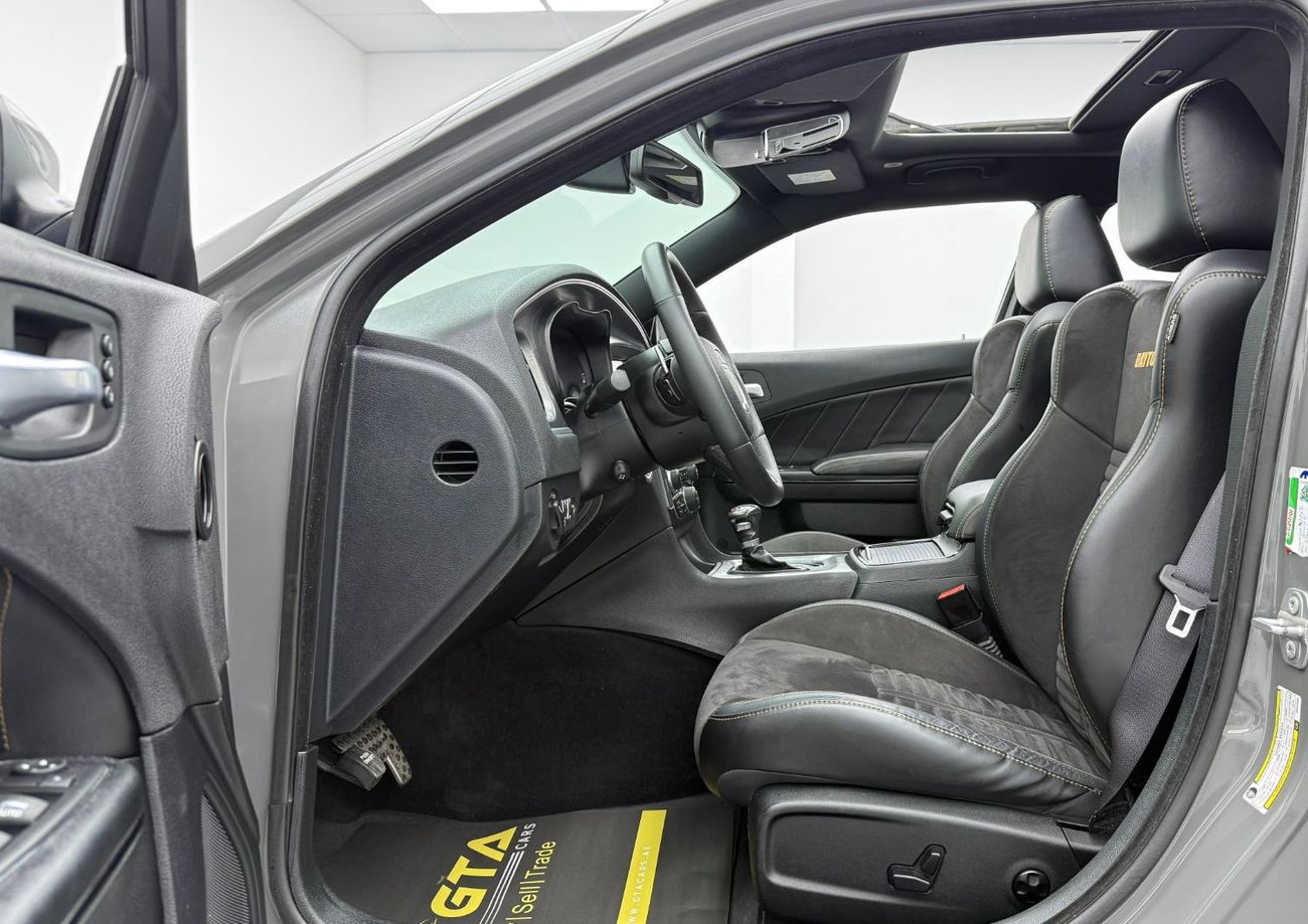 Dodge Charger Daytona R/T 5.7L 2017 Dodge Charger R/T Daytona, Full Service History, Excellent Condition, GCC