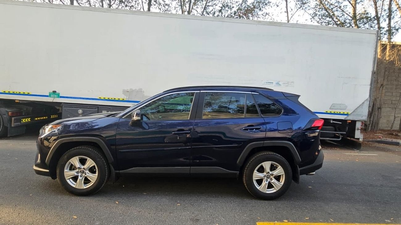 تويوتا راف ٤ Full option clean car