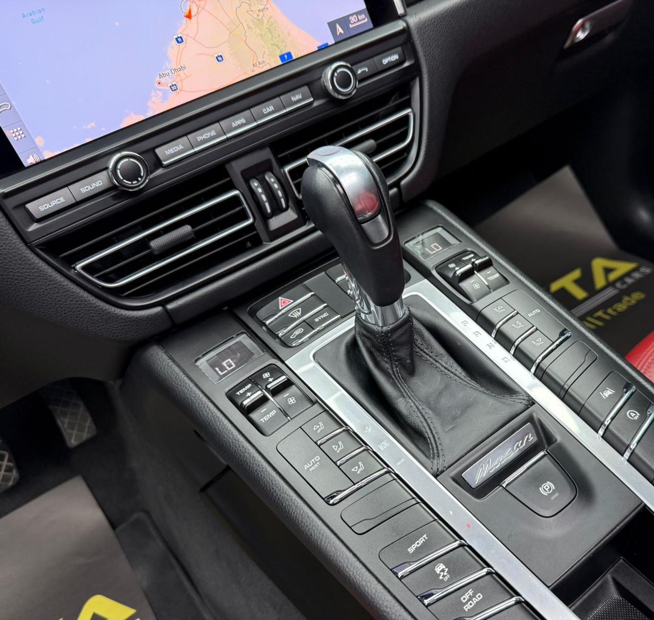 Porsche Macan Std 2.0L (252 HP) 2020 Porsche Macan, Warranty, Full Service History, Fully Loaded, Excellent Condit