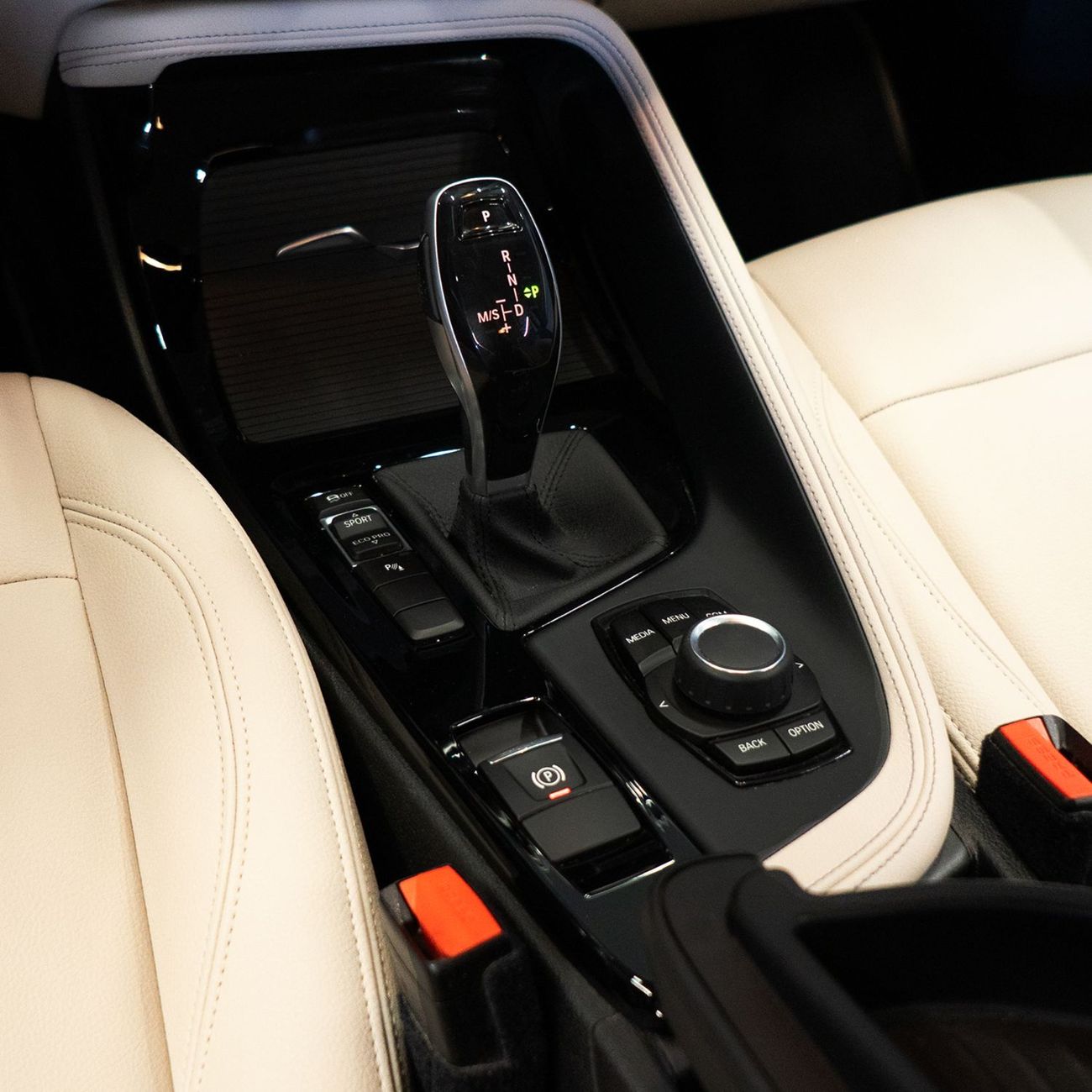 بي أم دبليو X2 sDrive 20i Sport X 2.0L AED 1,225 pm •  0% Downpayment • BMW X2 sDrive20i • 1 Year Warranty