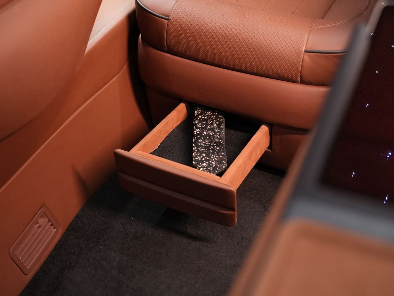 مرسيدس بنز V 300 VLINE VIP EDITION ERTEX LUXURY DESIGN - 40TH YEAR DESIGN