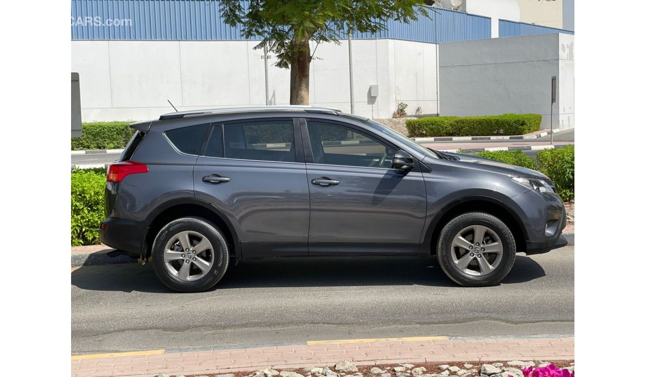 Toyota RAV4 2015 2.0CC, Automatic, 2WD, [Right-Hand Drive], Petrol, Cruise Control, Back Camera, Good Condition.