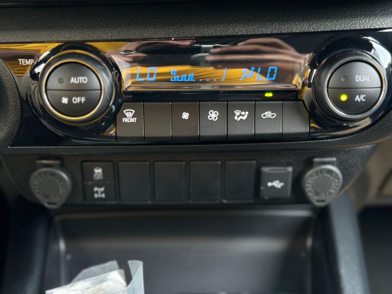 تويوتا هيلوكس TOYOTA HILUX ADVENTOR 2024 GCC 2.8L