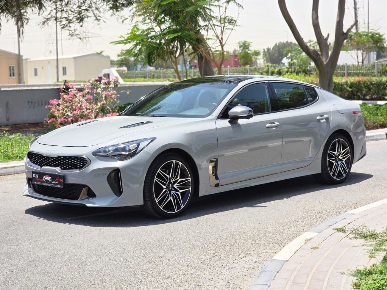 كيا ستينجر Std 2.0L Sportback V4 fully loaded GCC UNDER WARRANTY AND SERVICE CONTACT