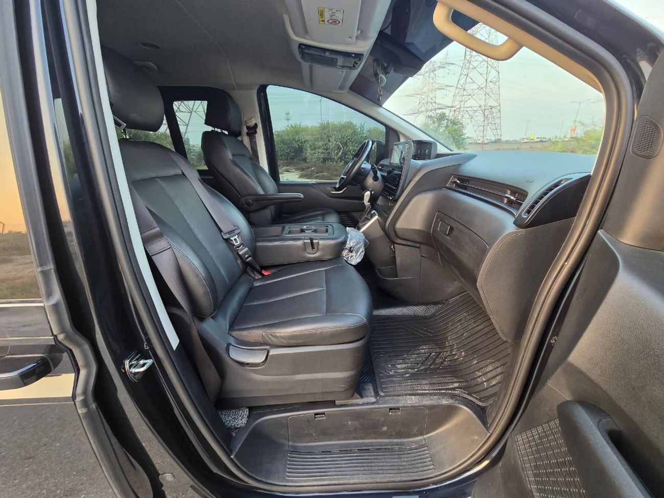 Hyundai Staria HYUNDAI STARIA 2022 KOREAN V4 DIESEL // FULL OPITION // PERFECT CONDITION // LOW MILEAGE